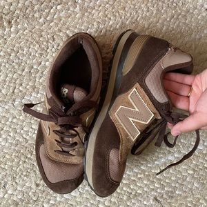 New Balance sneakers (men’s 7, women’s 8-8 & 1/2)